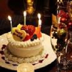 恋人の誕生日を旅行で祝おう☆ホテルにケーキ持ち込みサプライズ！